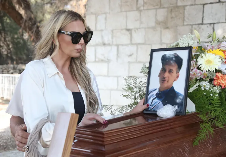 Posljednji ispraćaj Ivice Karabatića: Ava u suzama ispratila voljenog tatu