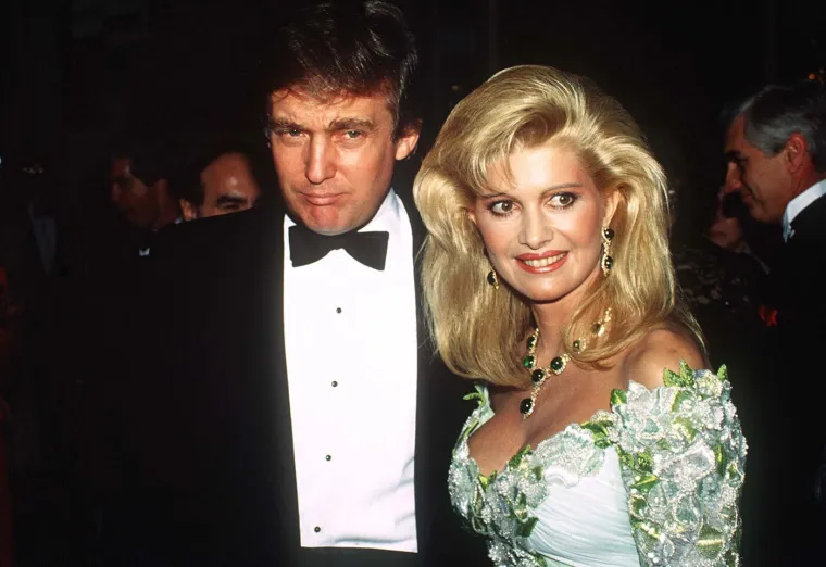 Trump sa svojom prvom suprugom Ivanom s kojom je bio u braku od 1977. do 1990. Donald i Ivana imaju troje djece - Donalda Jr., Ivanku i Erica.