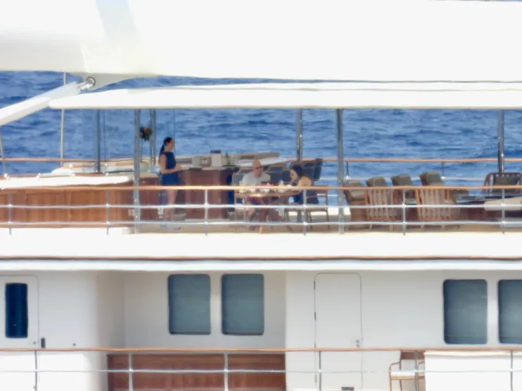 Nove fotografije Jeffa Bezosa i zaručnice Lauren Sanchez na Hvaru: Snimljeni romantični trenutci