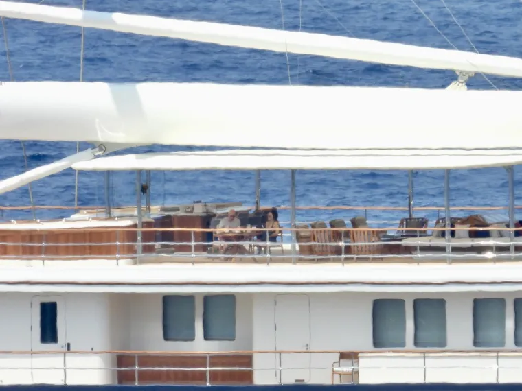 Nove fotografije Jeffa Bezosa i zaručnice Lauren Sanchez na Hvaru: Snimljeni romantični trenutci