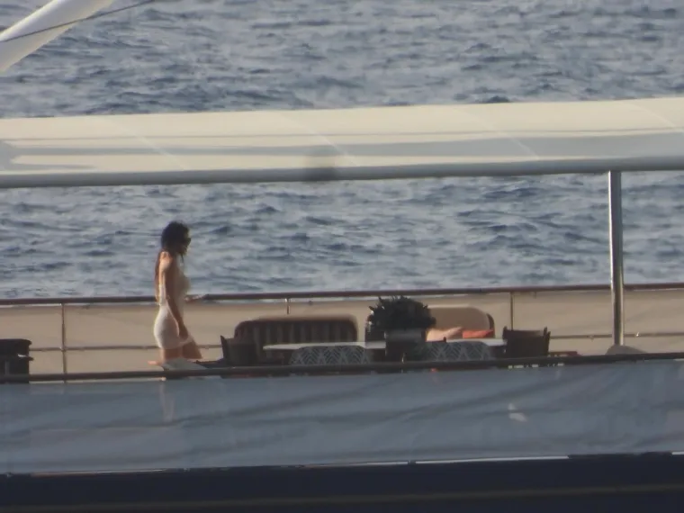 Nove fotografije Jeffa Bezosa i zaručnice Lauren Sanchez na Hvaru: Snimljeni romantični trenutci