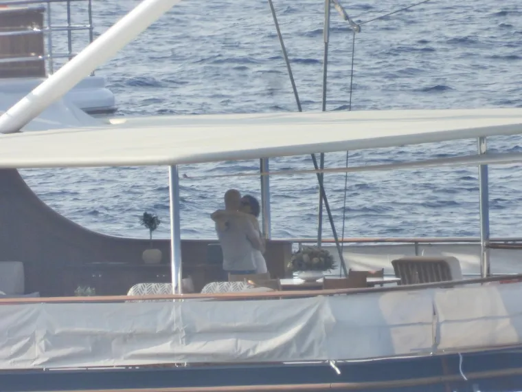 Nove fotografije Jeffa Bezosa i zaručnice Lauren Sanchez na Hvaru: Snimljeni romantični trenutci