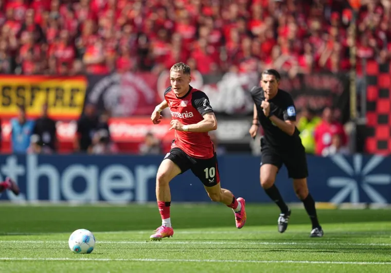 Njezin dečko potpisuje ugovor na 150 milijuna eura, ali ona je prava neočekivana zvijezda