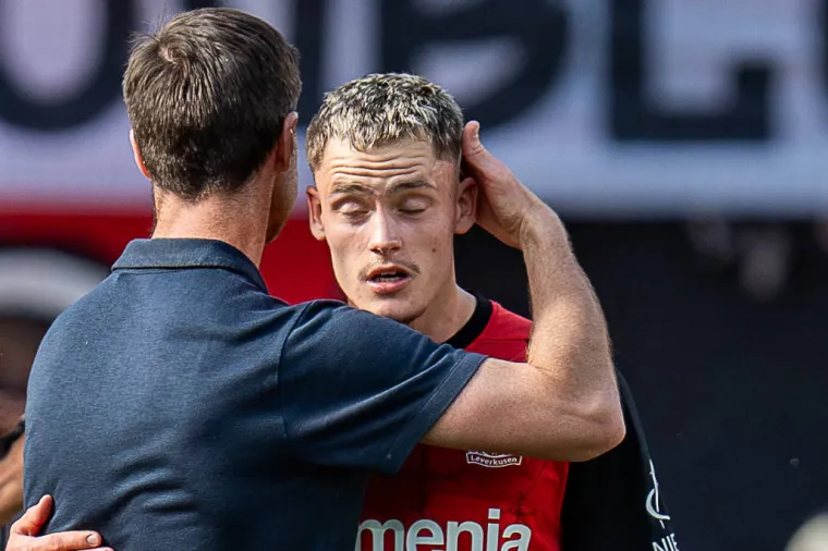 Njezin dečko potpisuje ugovor na 150 milijuna eura, ali ona je prava neočekivana zvijezda