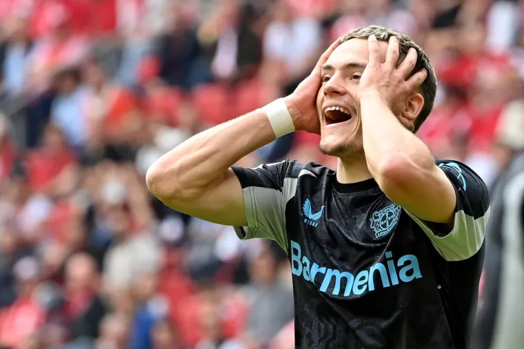 Njezin dečko potpisuje ugovor na 150 milijuna eura, ali ona je prava neočekivana zvijezda