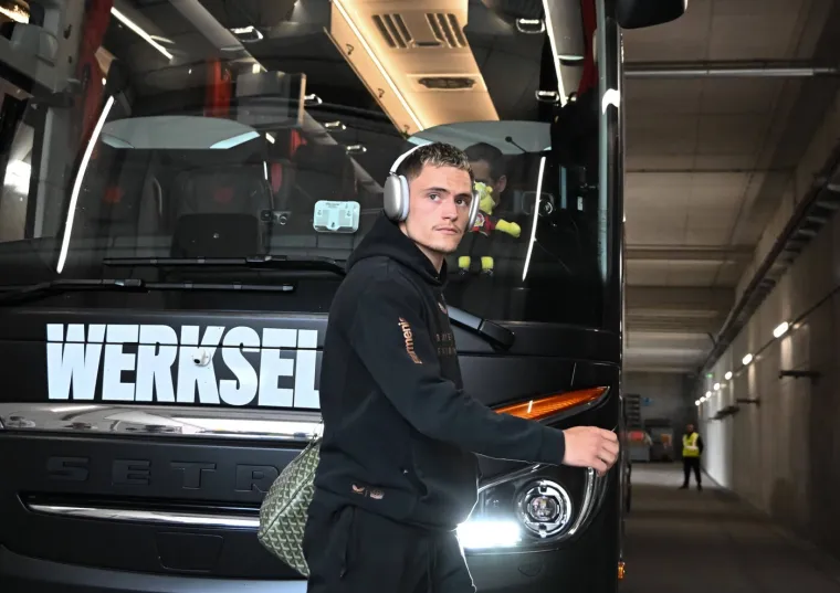 Njezin dečko potpisuje ugovor na 150 milijuna eura, ali ona je prava neočekivana zvijezda