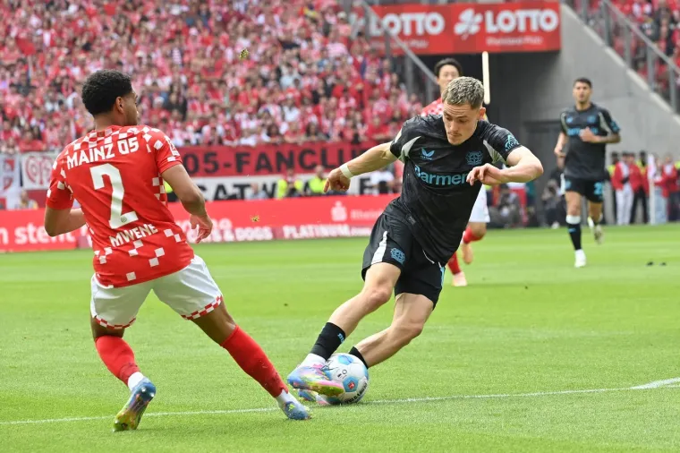 Njezin dečko potpisuje ugovor na 150 milijuna eura, ali ona je prava neočekivana zvijezda