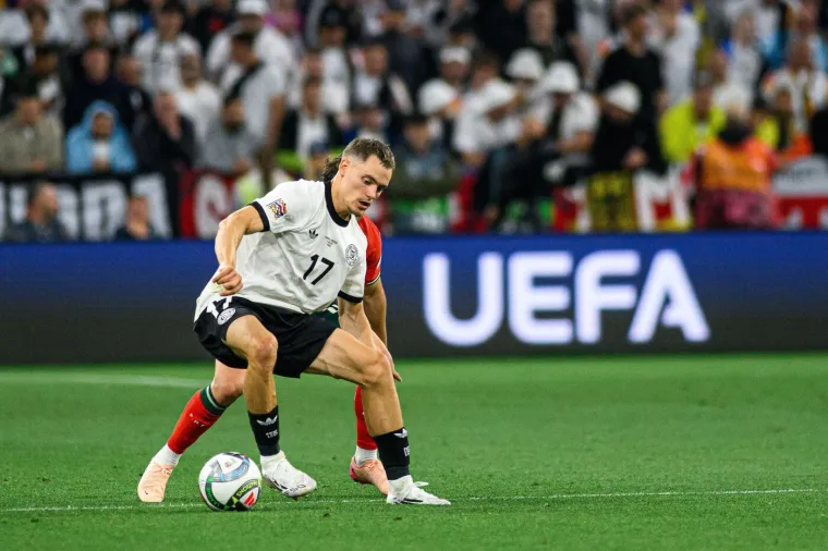 Njezin dečko potpisuje ugovor na 150 milijuna eura, ali ona je prava neočekivana zvijezda