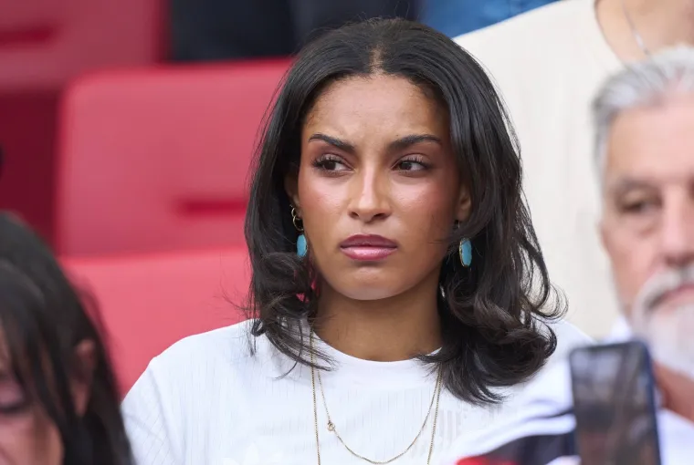 Njezin dečko potpisuje ugovor na 150 milijuna eura, ali ona je prava neočekivana zvijezda