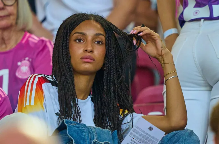 Njezin dečko potpisuje ugovor na 150 milijuna eura, ali ona je prava neočekivana zvijezda