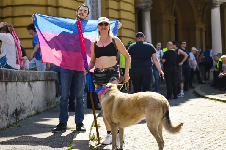 Najglasnija Povorka ponosa dosad! Zagreb nikad nije bio &scaron;areniji: 'Bez podjele na rozo i plavo'