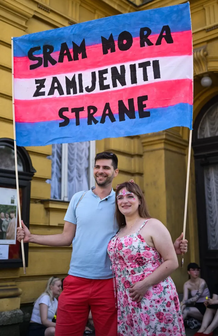 Najglasnija Povorka ponosa dosad! Zagreb nikad nije bio &scaron;areniji: 'Bez podjele na rozo i plavo'