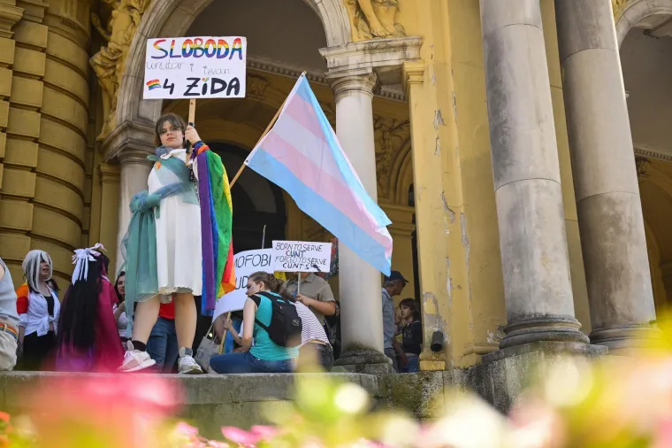 Najglasnija Povorka ponosa dosad! Zagreb nikad nije bio &scaron;areniji: 'Bez podjele na rozo i plavo'