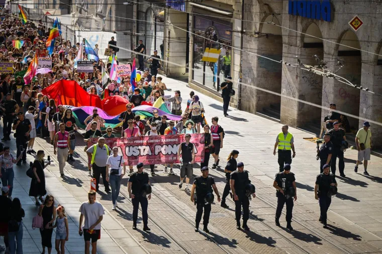 Najglasnija Povorka ponosa dosad! Zagreb nikad nije bio &scaron;areniji: 'Bez podjele na rozo i plavo'