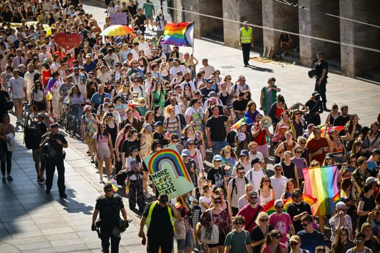 Najglasnija Povorka ponosa dosad! Zagreb nikad nije bio &scaron;areniji: 'Bez podjele na rozo i plavo'