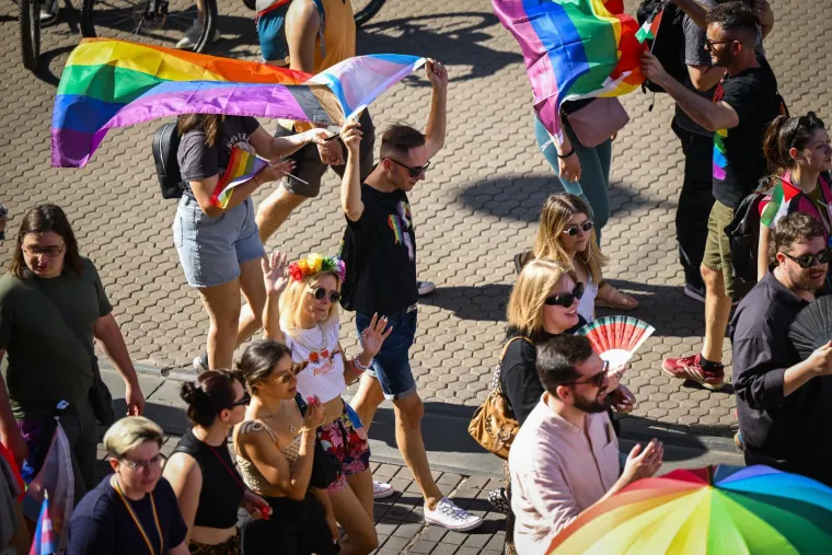 Najglasnija Povorka ponosa dosad! Zagreb nikad nije bio &scaron;areniji: 'Bez podjele na rozo i plavo'