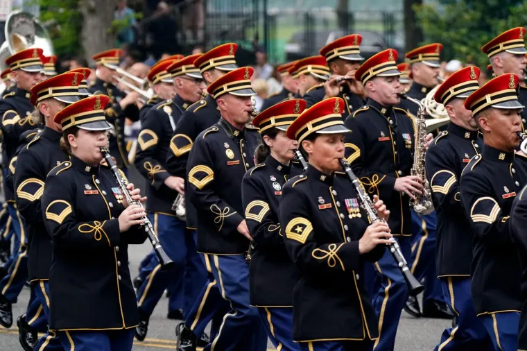 Zasjenjena valom nasilja i prosvjedima: Pogledajte kakvom paradom se Trump počastio za rođendan