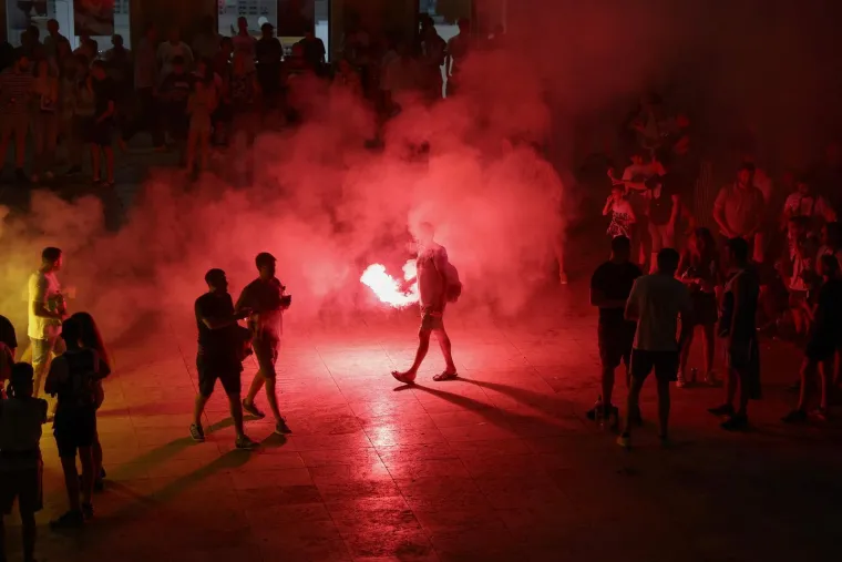 Ludnica u Zadru na dočeku prvaka: Gorio je Narodni trg, a nećete vjerovati gdje su se majstori popeli