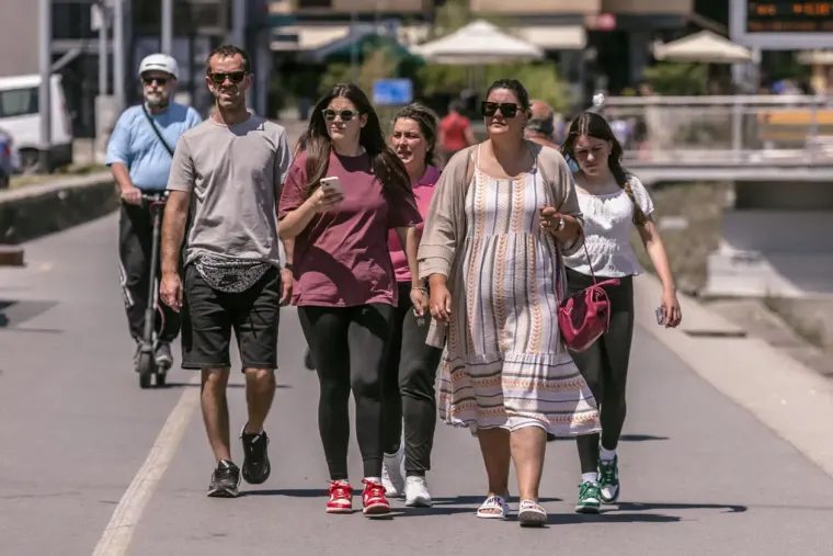 Kavica, kupanac, &scaron;etnjice! Osječka &scaron;pica prava je uživancija: Pogledajte kako gu&scaron;taju u gradu na Dravi