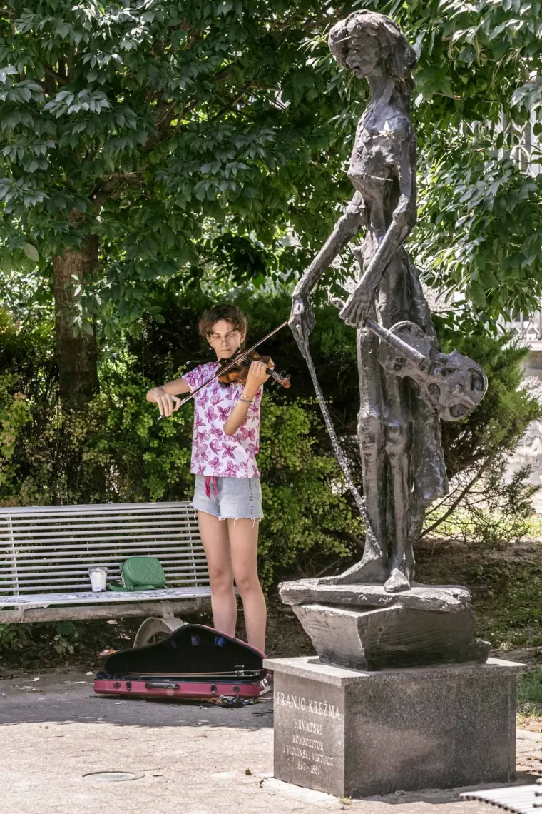 Kavica, kupanac, &scaron;etnjice! Osječka &scaron;pica prava je uživancija: Pogledajte kako gu&scaron;taju u gradu na Dravi