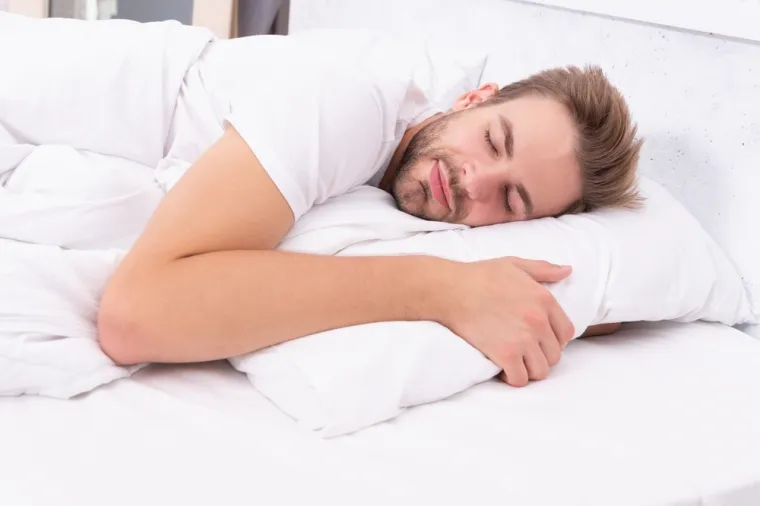 Kakva je osoba koja leži pored vas možete saznati po položaju u kojem spava