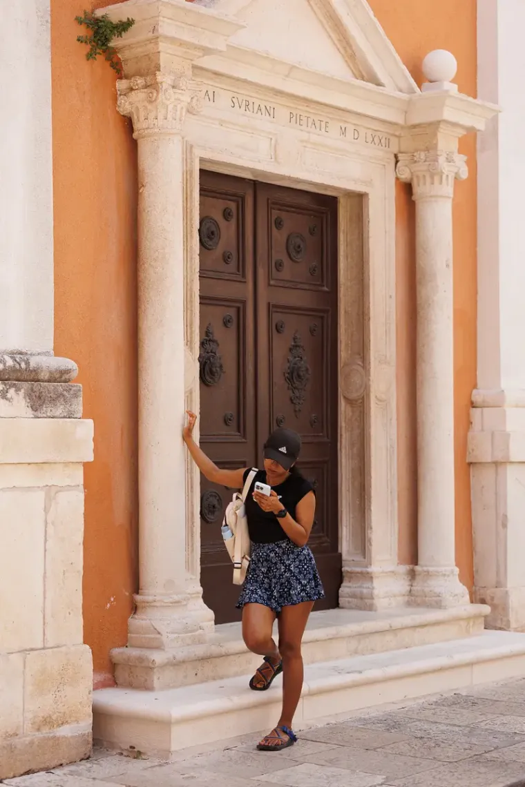 Kratke haljine, kupaći kostimi i hlačice: Zadranke se razgolile i pro&scaron;etale &scaron;picom