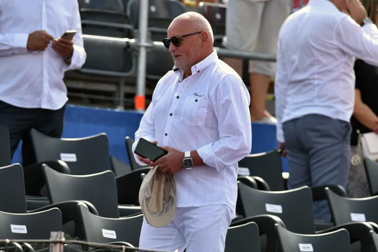 U mladosti bio fatalni zavodnik, smirio se s doktoricom znanosti: Biv&scaron;i premijer danas puni 76 godina