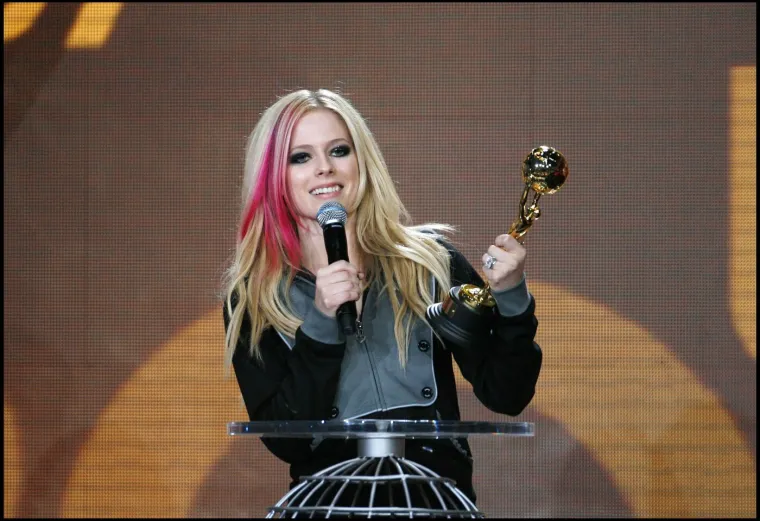 Svi su htjeli biti Avril Lavigne: Gdje je zvijezda za koju kruže teorije zavjere da je mrtva?