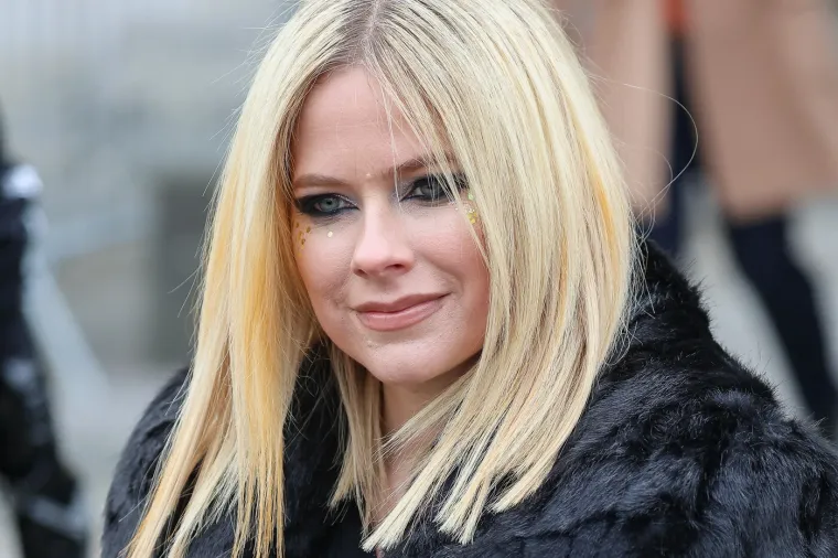 Svi su htjeli biti Avril Lavigne: Gdje je zvijezda za koju kruže teorije zavjere da je mrtva?