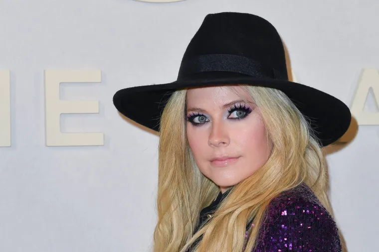 Svi su htjeli biti Avril Lavigne: Gdje je zvijezda za koju kruže teorije zavjere da je mrtva?