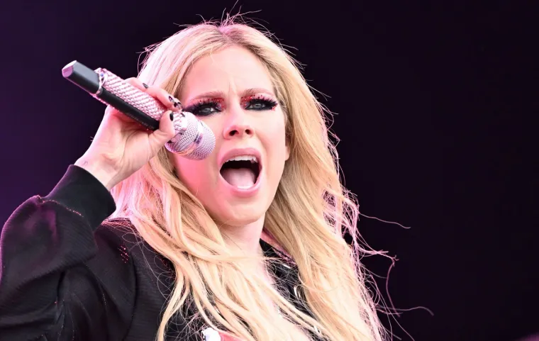 Svi su htjeli biti Avril Lavigne: Gdje je zvijezda za koju kruže teorije zavjere da je mrtva?