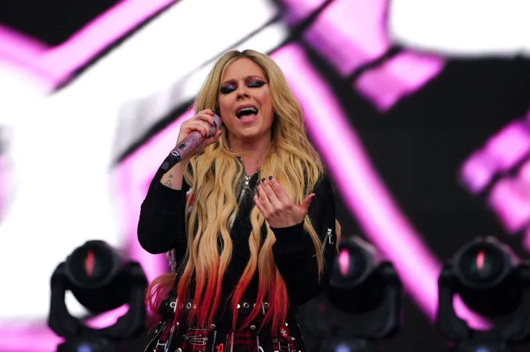 Svi su htjeli biti Avril Lavigne: Gdje je zvijezda za koju kruže teorije zavjere da je mrtva?