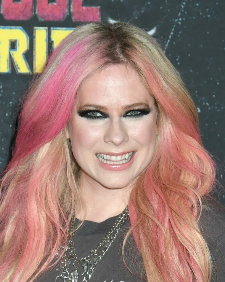 Svi su htjeli biti Avril Lavigne: Gdje je zvijezda za koju kruže teorije zavjere da je mrtva?