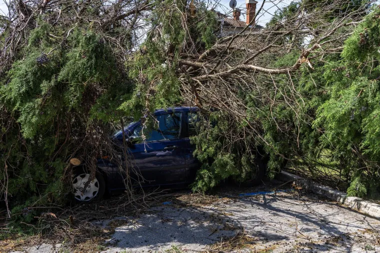 Zastra&scaron;ujuće posljedice razornog nevremena koje je poharalo Istru: Kao da je pro&scaron;ao tornado...