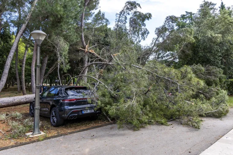 Zastrašujuće posljedice razornog nevremena koje je poharalo Istru: Kao da je prošao tornado...
