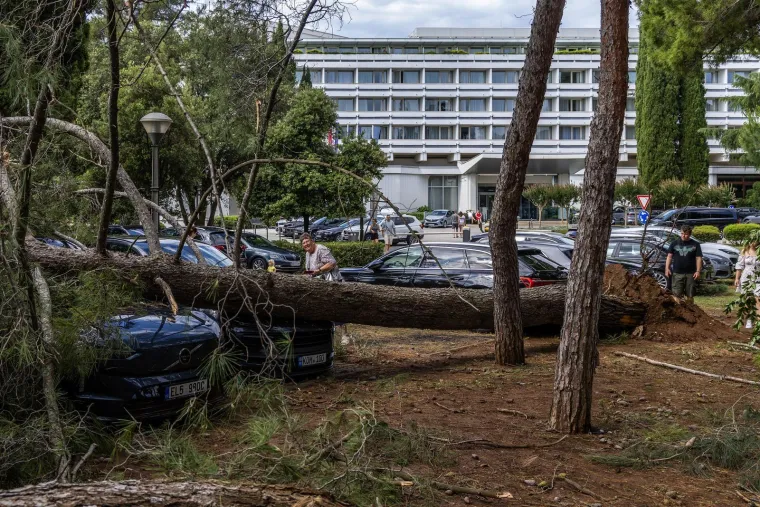 Zastra&scaron;ujuće posljedice razornog nevremena koje je poharalo Istru: Kao da je pro&scaron;ao tornado...