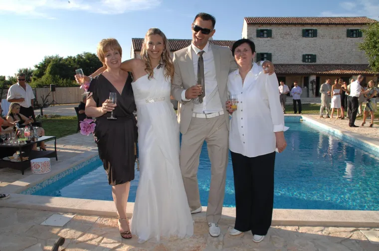 Povezivali ga s manekenkama, a on ljubio odbojka&scaron;icu: Tko je žena koja se udala za Stipu Drvi&scaron;a?