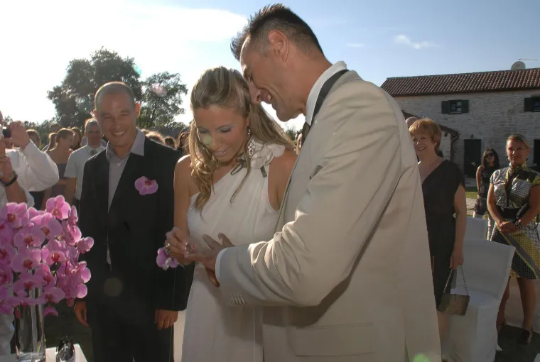 Povezivali ga s manekenkama, a on ljubio odbojka&scaron;icu: Tko je žena koja se udala za Stipu Drvi&scaron;a?