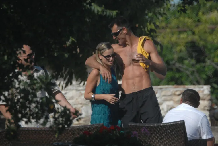 Povezivali ga s manekenkama, a on ljubio odbojka&scaron;icu: Tko je žena koja se udala za Stipu Drvi&scaron;a?