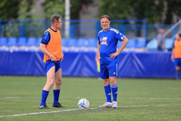 Istaknuti HDZ-ovac igrao nogomet u stilu Ronaldinha: 'Izbornik' je sve gledao sa strane...