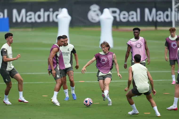 Publika u Miamiju pala u trans kad je Luka u&scaron;ao u igru! Ovo se rijetko viđa