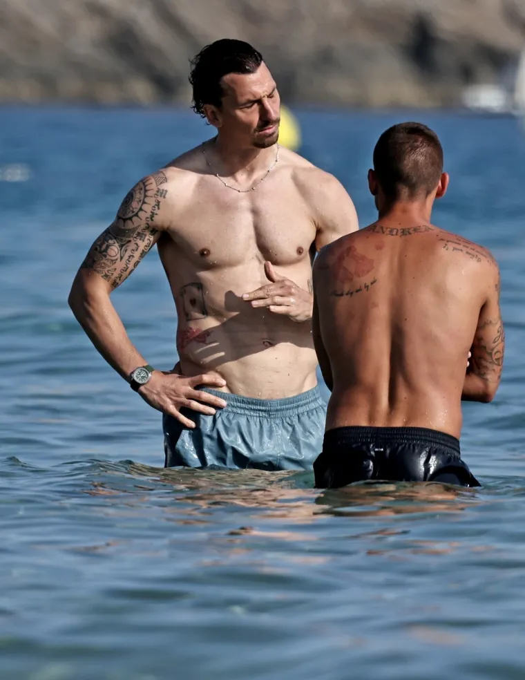 Ibrahimović pokazao isklesano tijelo u 44. godini, a poglede privlačila i supruga biv&scaron;eg suigrača