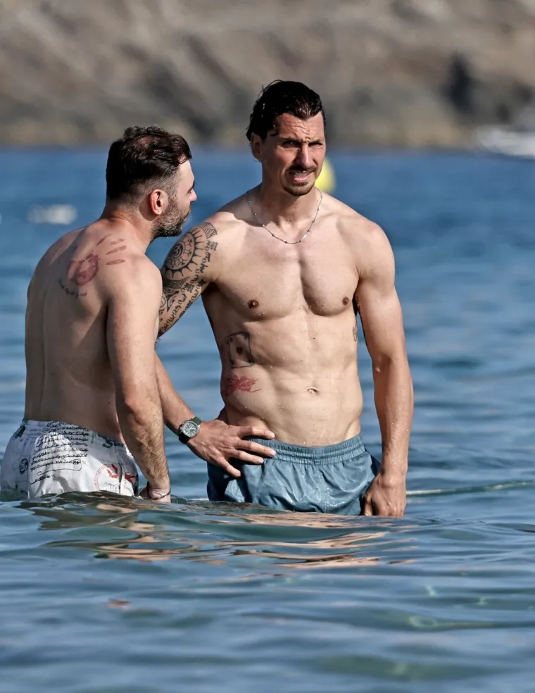 Ibrahimović pokazao isklesano tijelo u 44. godini, a poglede privlačila i supruga biv&scaron;eg suigrača