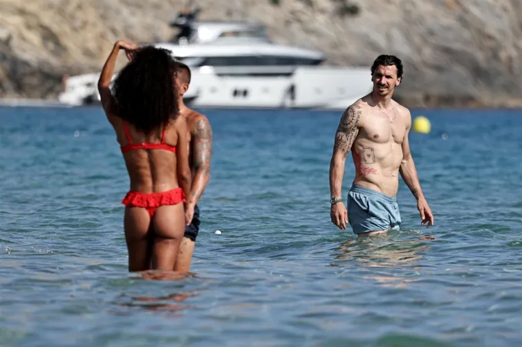 Ibrahimović pokazao isklesano tijelo u 44. godini, a poglede privlačila i supruga biv&scaron;eg suigrača