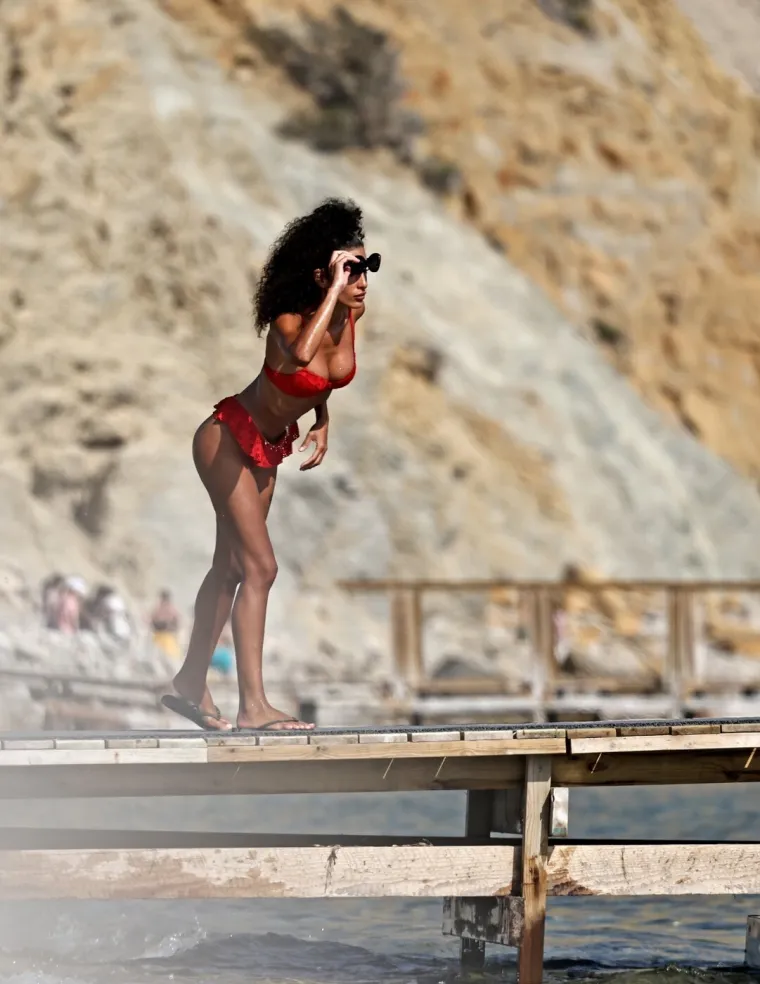 Ibrahimović pokazao isklesano tijelo u 44. godini, a poglede privlačila i supruga biv&scaron;eg suigrača