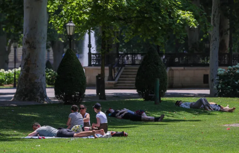 Neki rade, drugi odmaraju, ali svi gore na suncu: Pogledajte kako se Hrvatska topi na početku ljeta