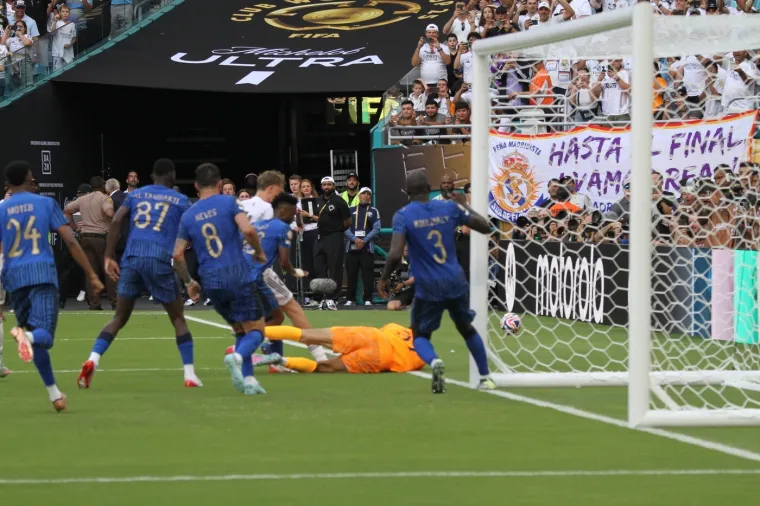 'Ukrao' penal Modriću pa se potpuno raspao: 'Molili su se da Luka puca'