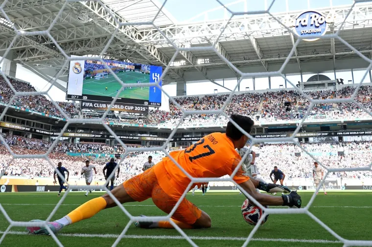 'Ukrao' penal Modriću pa se potpuno raspao: 'Molili su se da Luka puca'