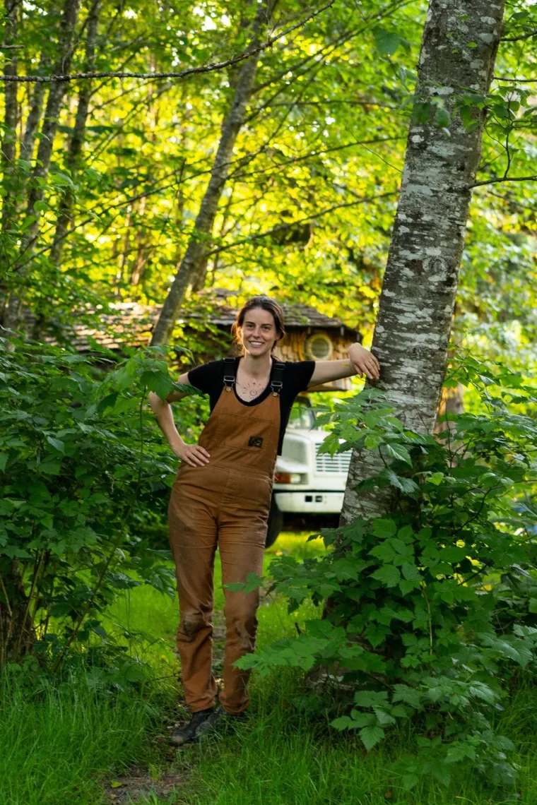 Od isluženog i trulog kamiona stvorila je golim rukama nevjerojatan dom: Izgleda kao iz bajke