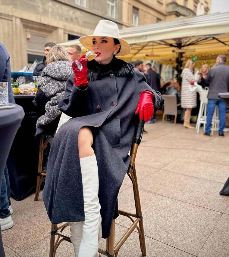 Recitirala cajke, kandidirala se za parlament, a Hrvatsku osvojila nezaboravnim modnim izdanjima